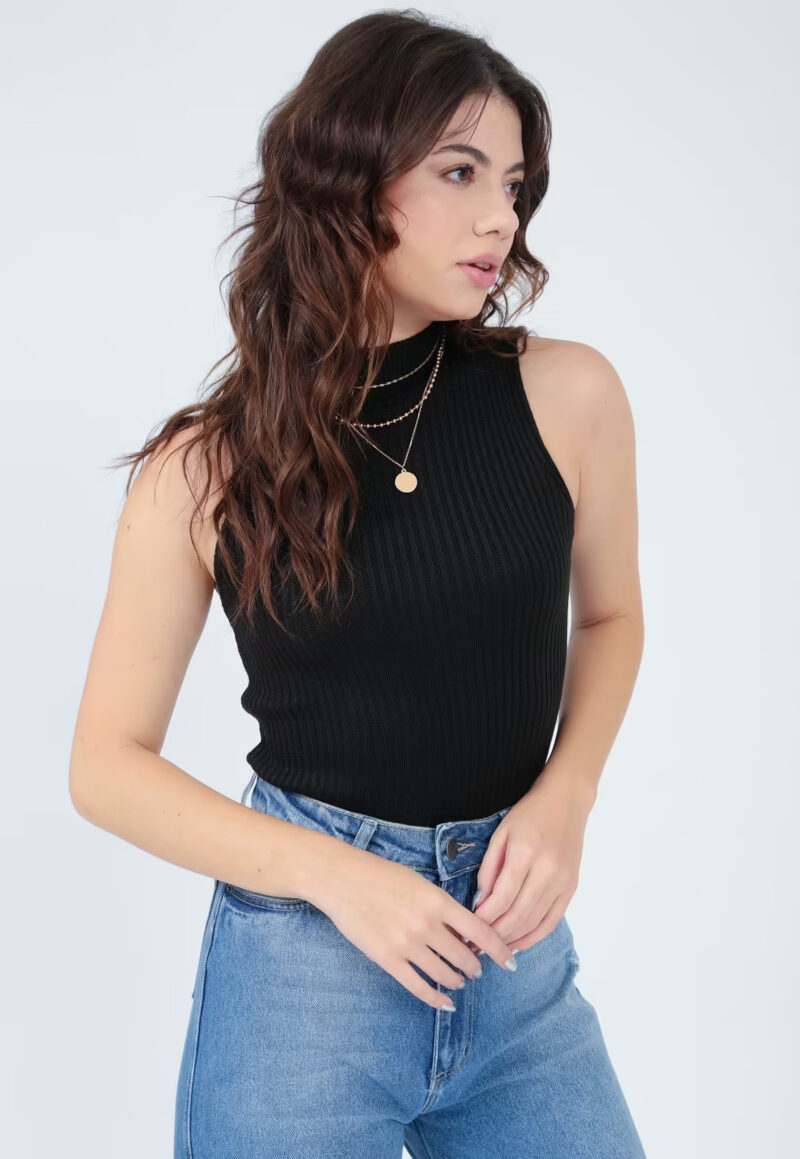 BLUSA TRICOT SEM MANGA GOLA ALTA BASIC